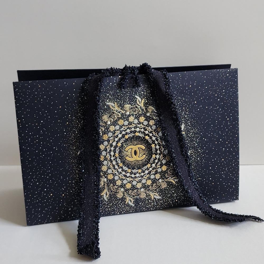 CHANEL NAVY GOLD GIFT BAG WITH TIES GIFTING STAGING NEW